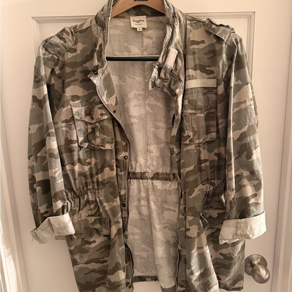 Women's Camouflage Utility Jacket